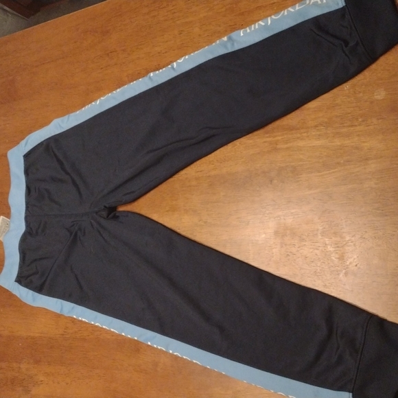 AIR JORDON WORKOUT PANTS. EXCELLENT CONDITION. LOGOED DOWN EACH LEG. - Picture 3 of 6